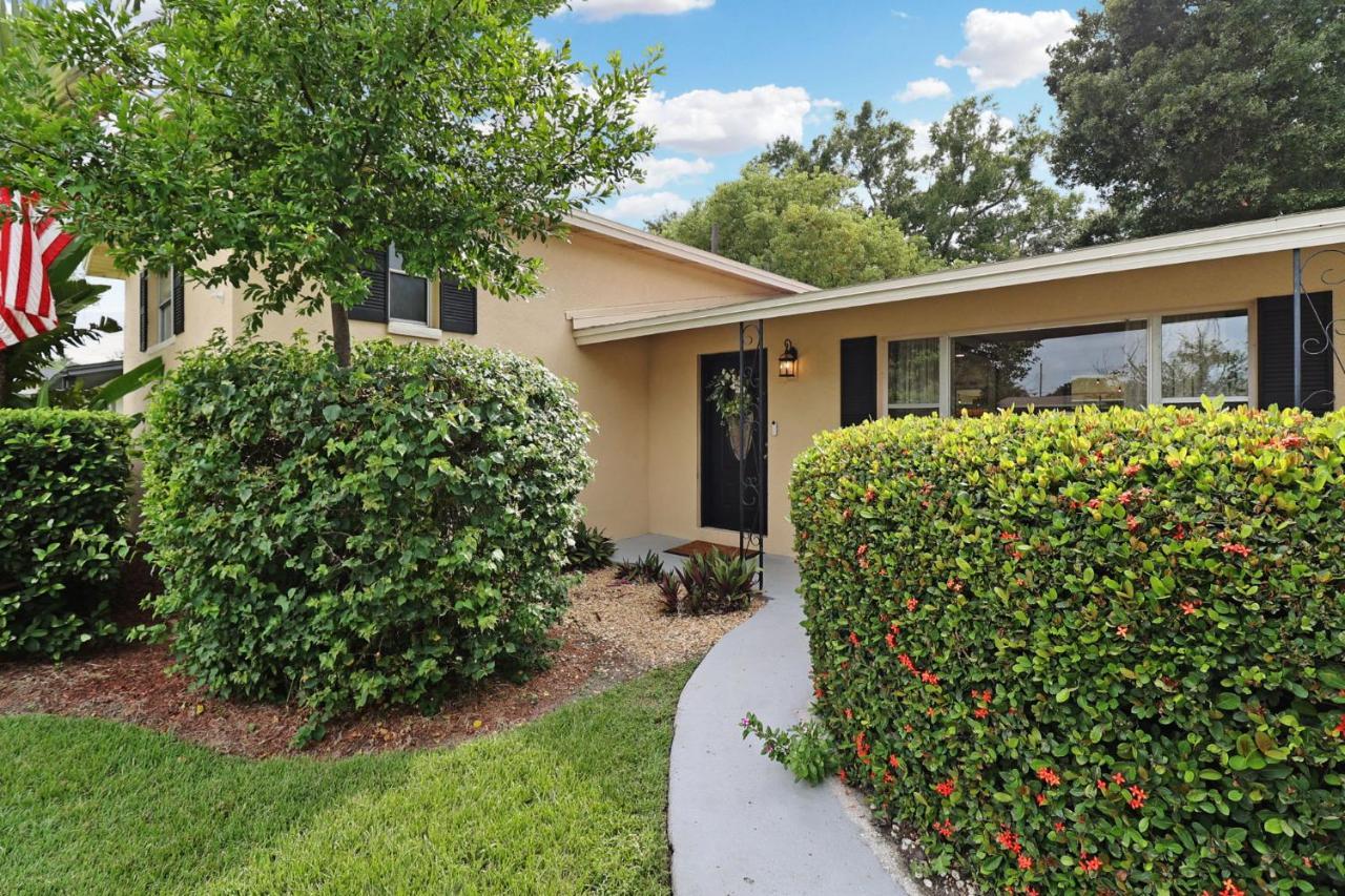 Timeless Tampa Bay Oasis Villa Exterior photo